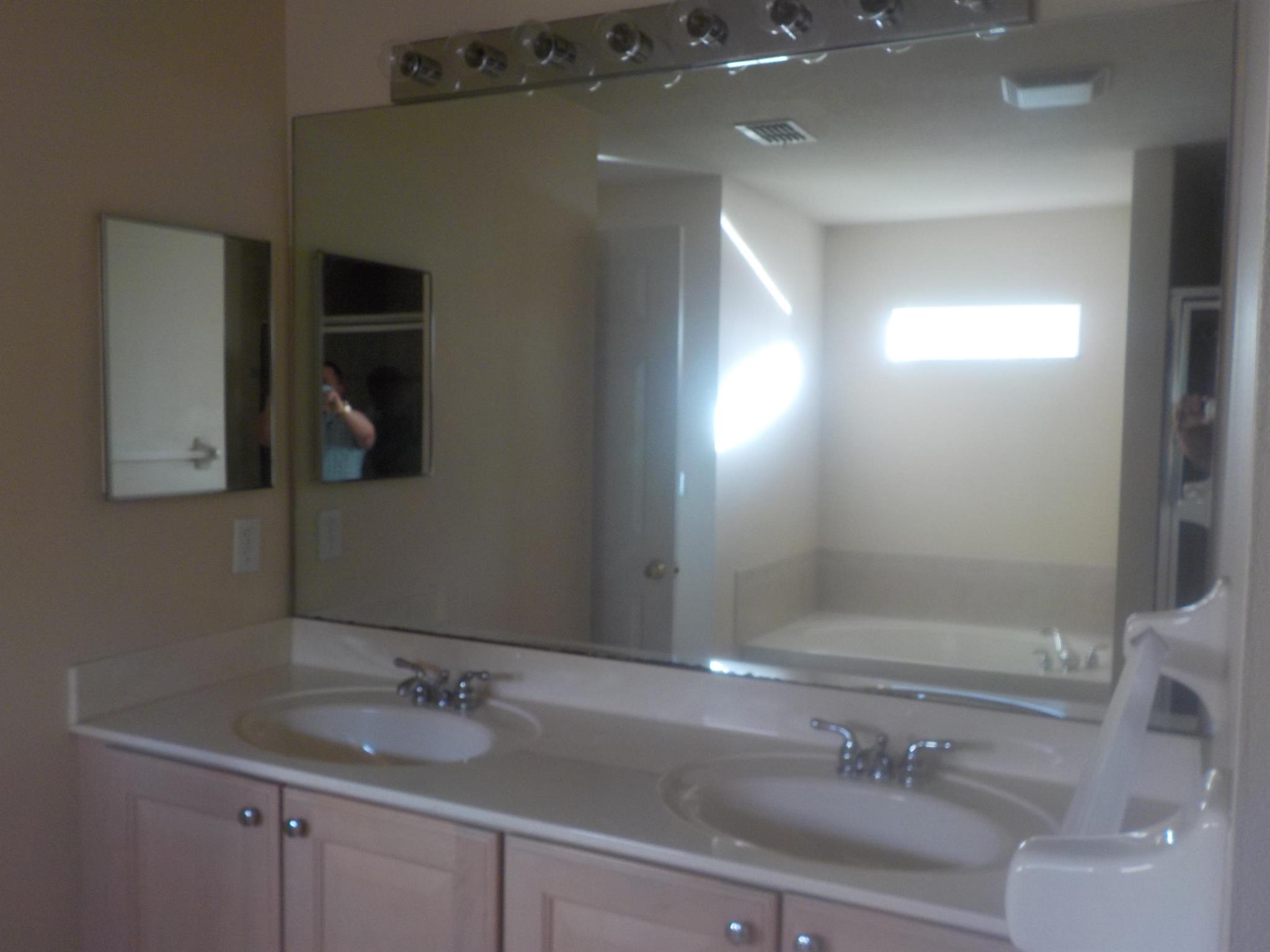 FOURTH  REPLAT OF PORTOFI - Residential Lease