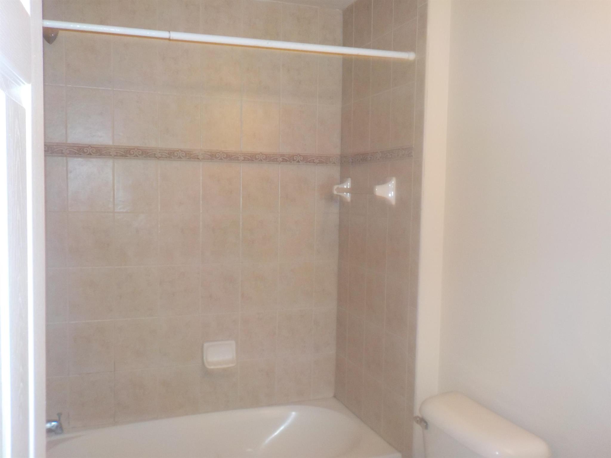 FOURTH  REPLAT OF PORTOFI - Residential Lease