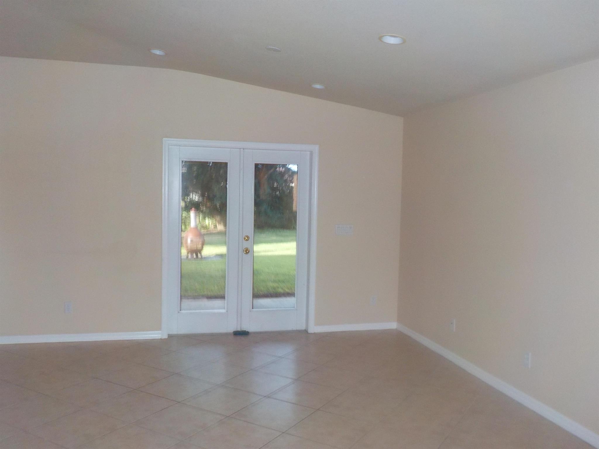 FOURTH  REPLAT OF PORTOFI - Residential Lease