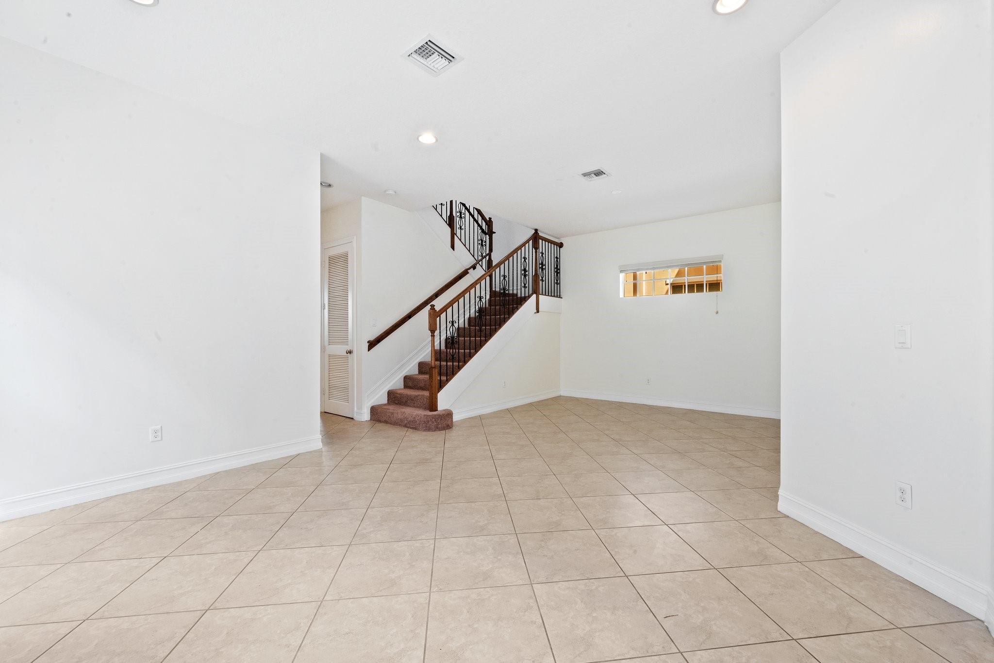 1535 SW 23rd St