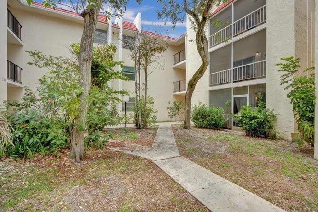 Photo of 636 NW 13th Street #24, Boca Raton, FL 33486 (MLS # R11131783)