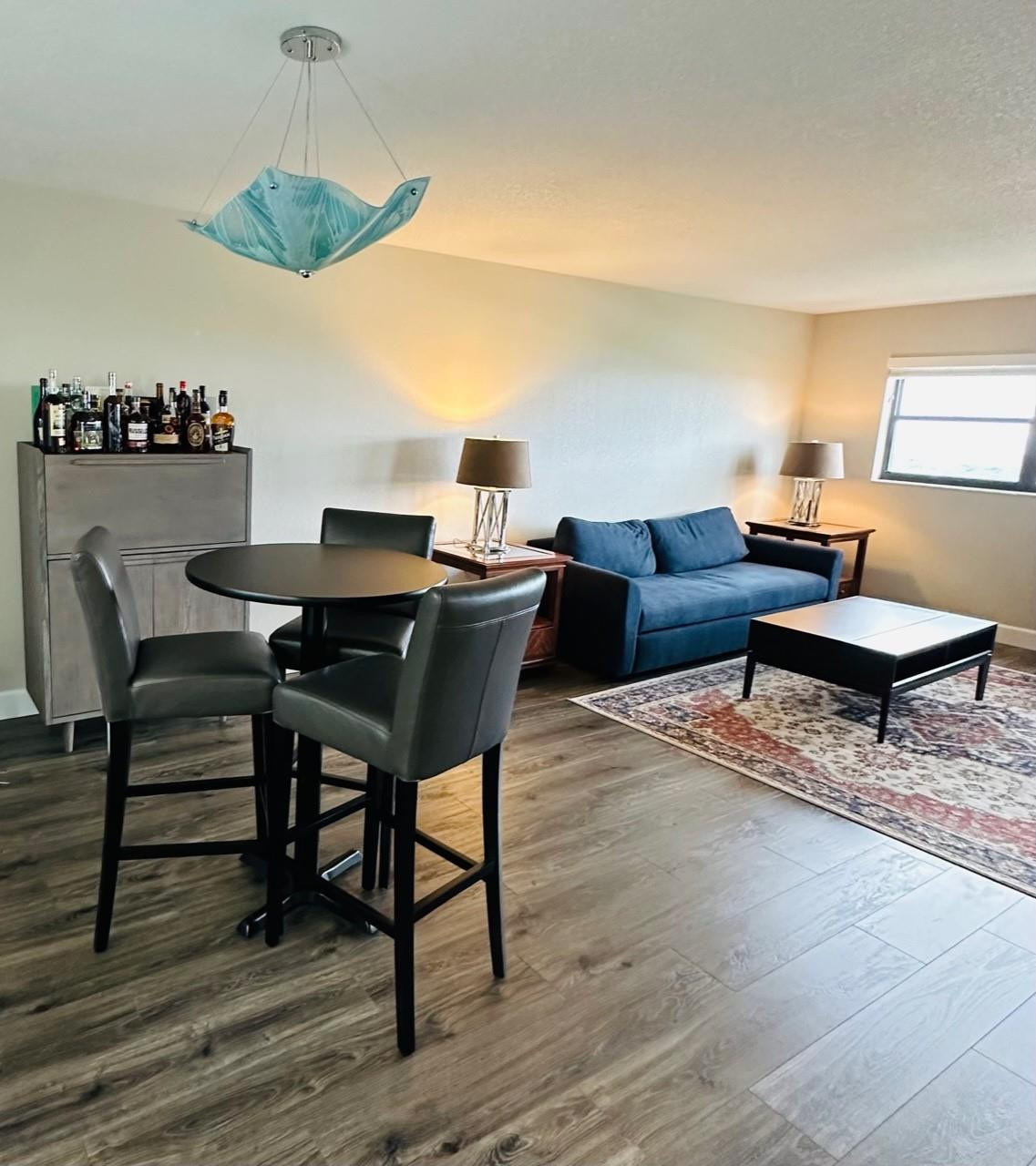 3200 Port Royale Drive 2004