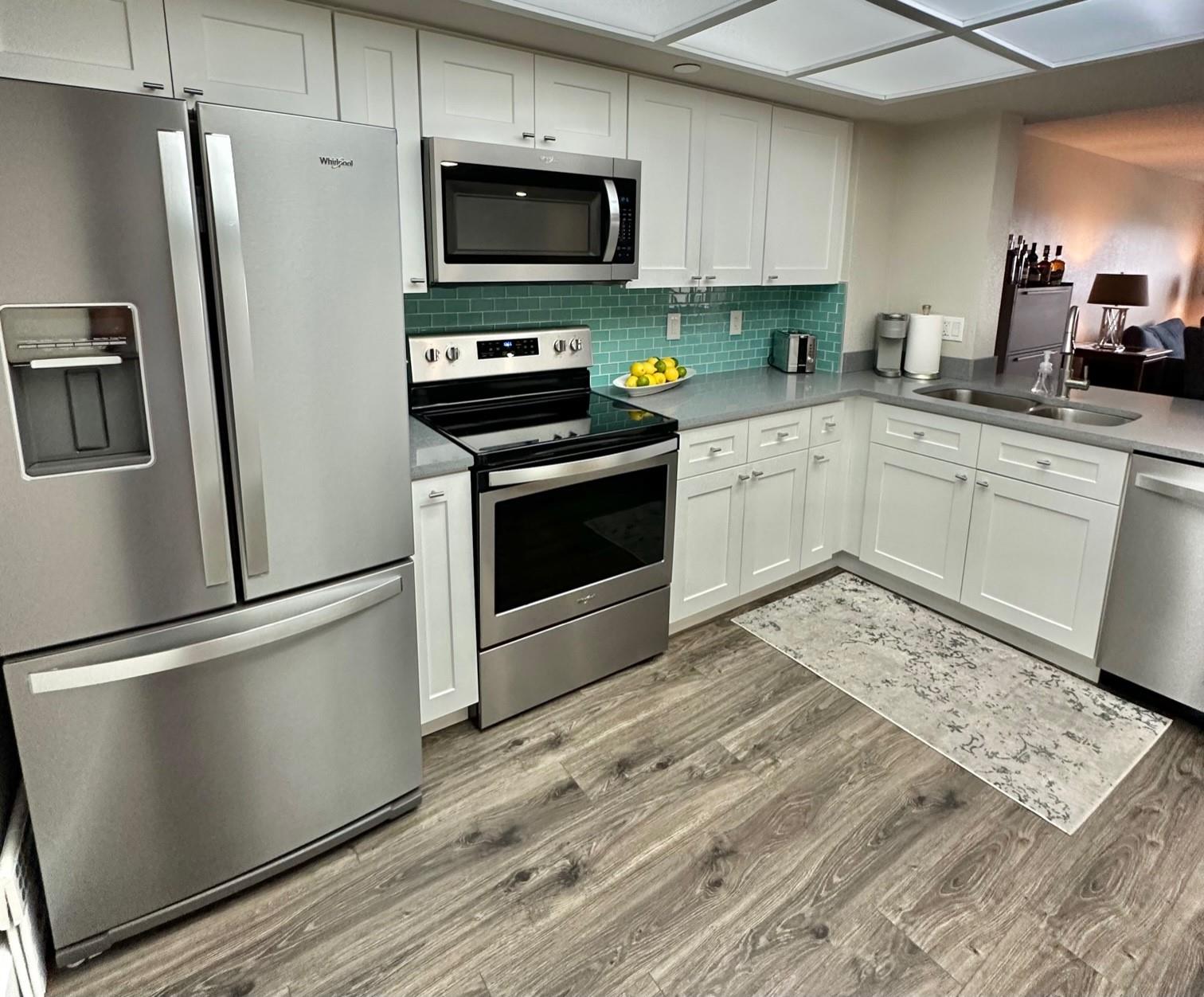 3200 N Port Royale Drive 2004
