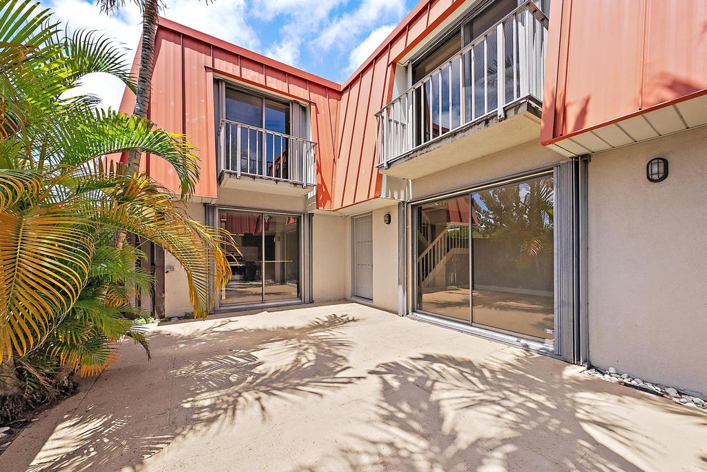 Photo of 3310 Meridian Way S #D, Palm Beach Gardens, FL 33410 (MLS # R11077365)