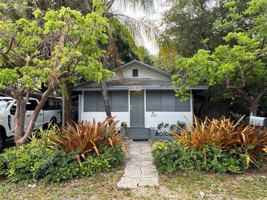 Photo of 512 SW 3rd Avenue, Fort Lauderdale, FL 33315 (MLS # F10443831)