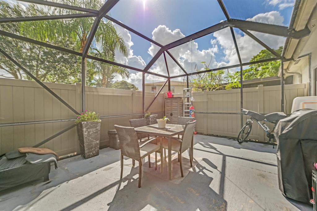 Lakeside Green - Residential