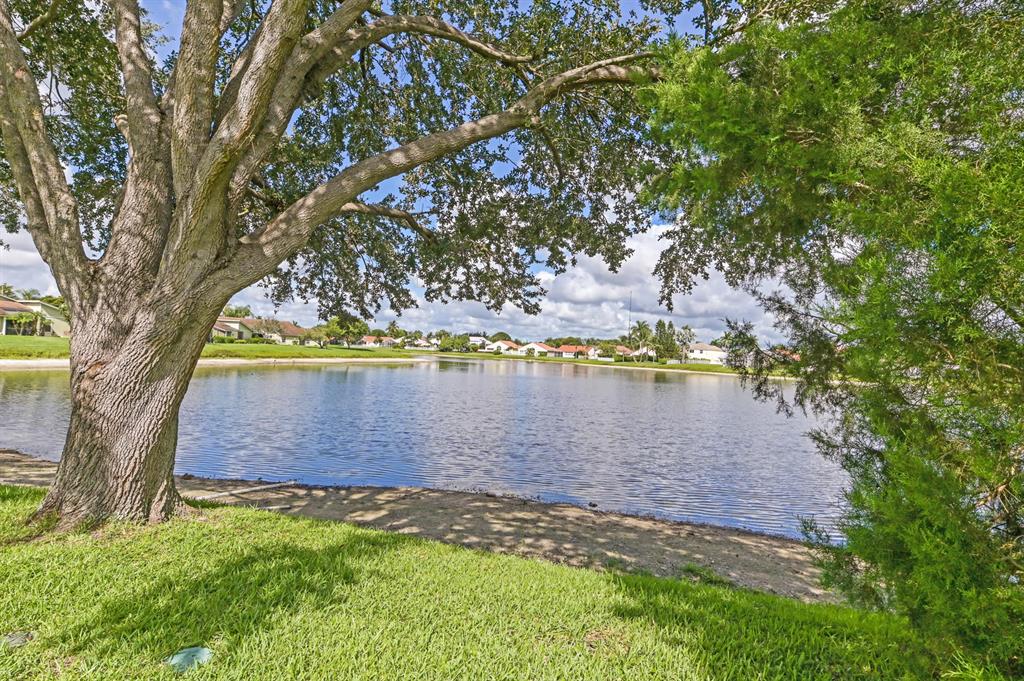 Lakeside Green - Residential