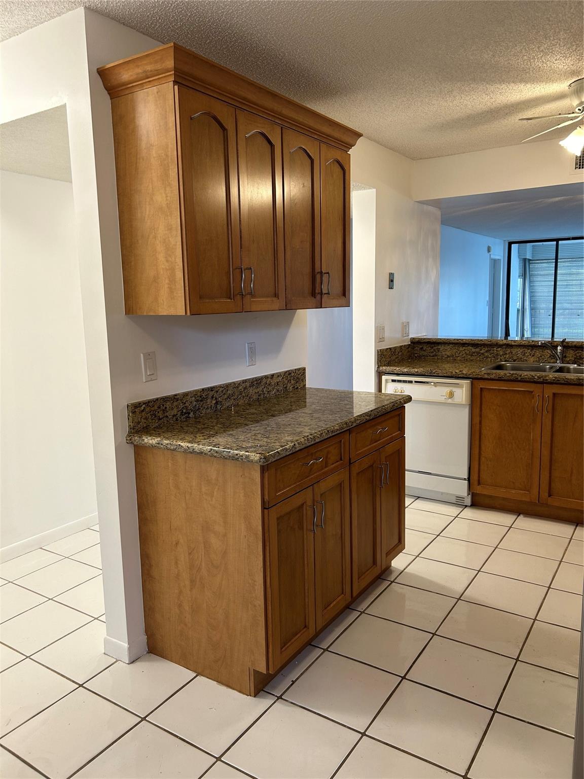 6123 Coral Lake Dr 211