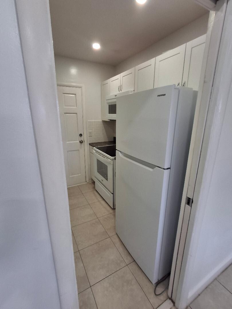1250 E SAMPLE Road 303