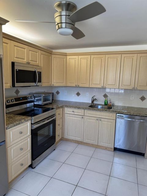 1036 Hythe B B Boca Raton FL 33434