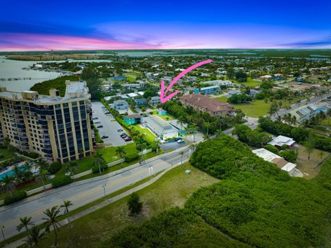 A home in Hutchinson Island