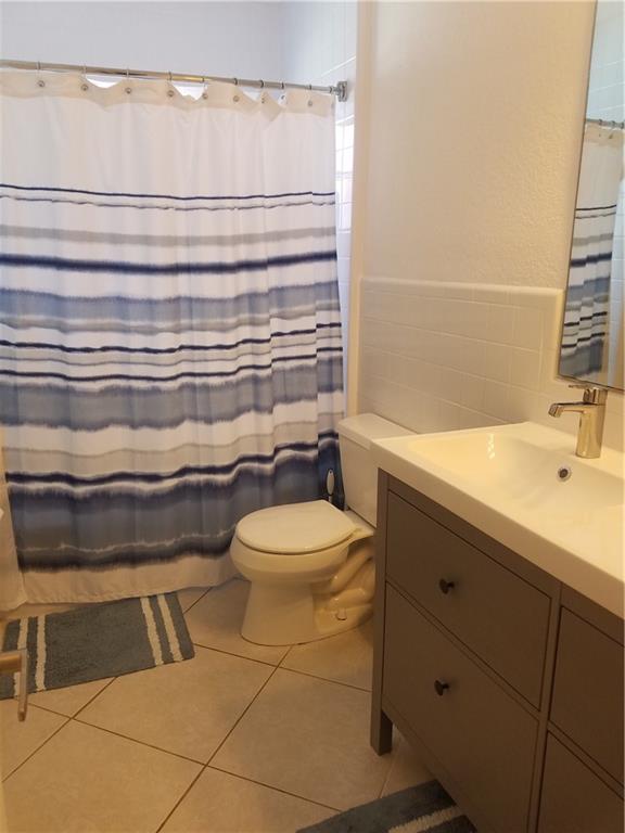 Edgewater Estates 40-7 B - Residential Lease