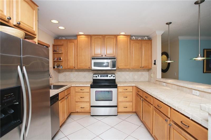 Edgewater Estates 40-7 B - Residential Lease