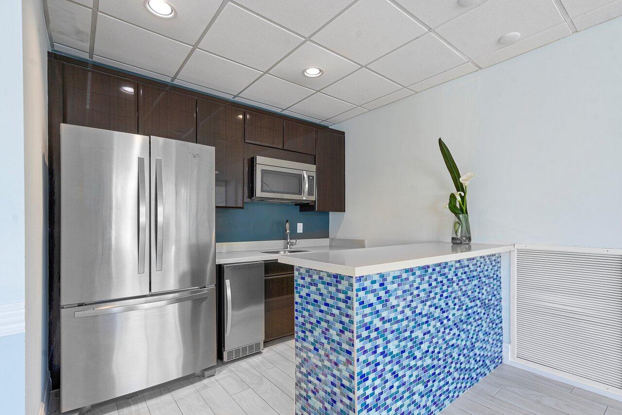 OCEAN TOWERS CONDO - Residential