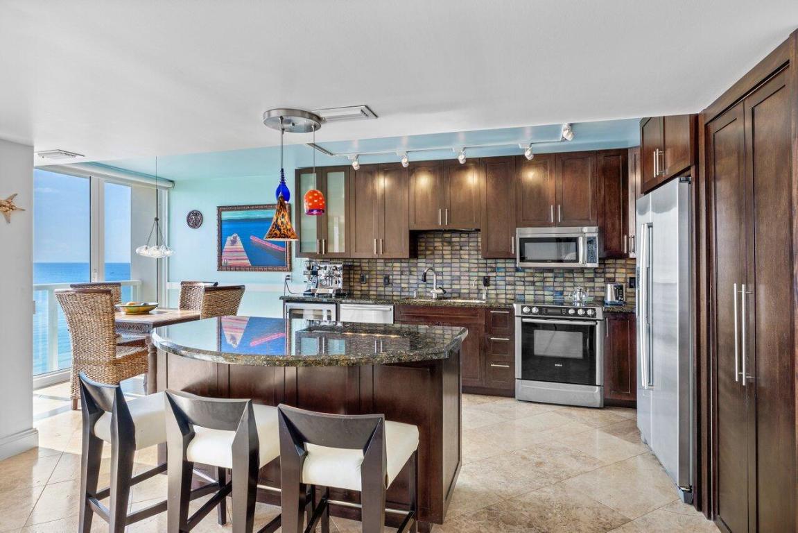 OCEAN TOWERS CONDO - Residential