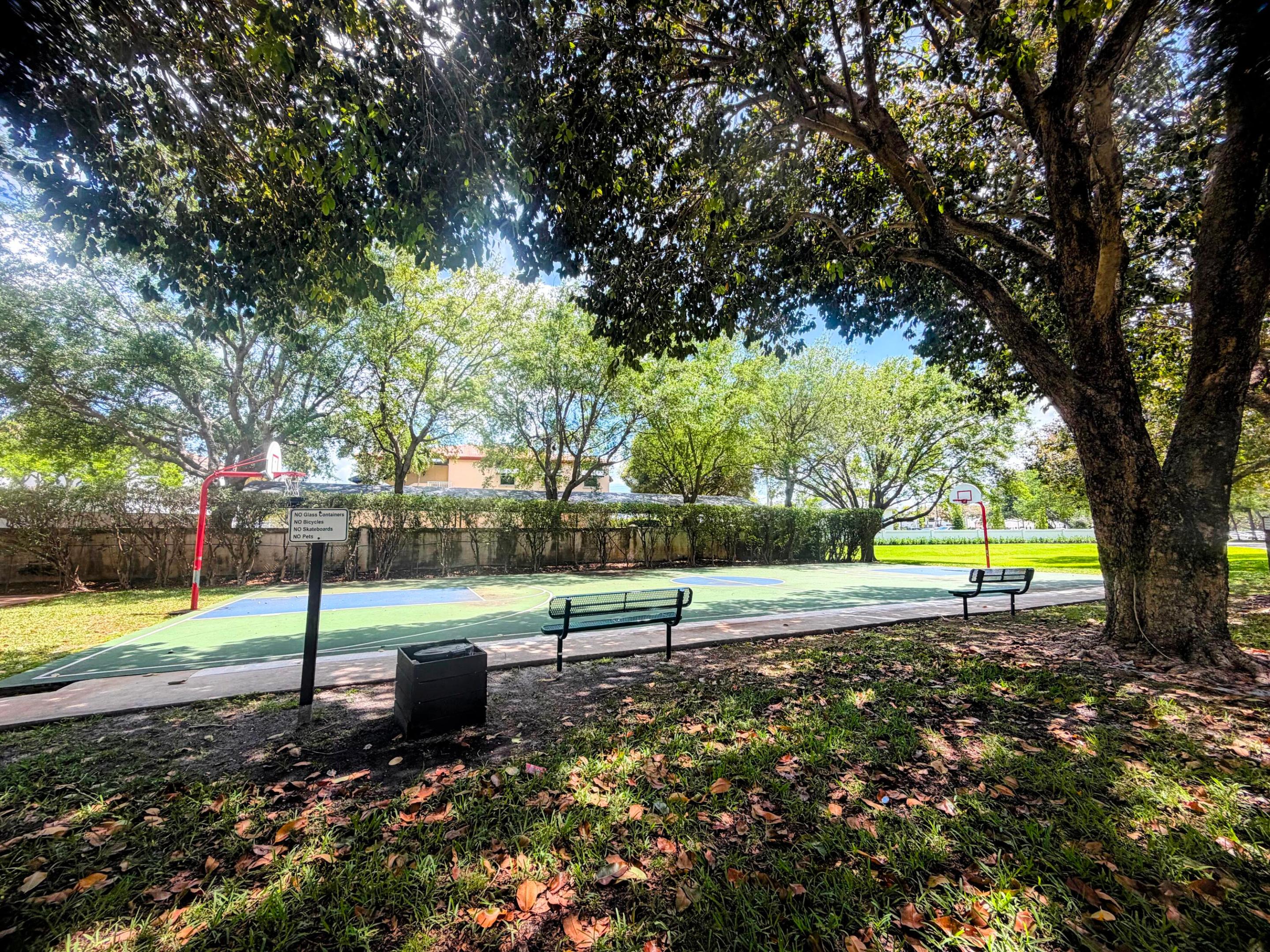 LAKE WINDWOOD CONDO - Residential