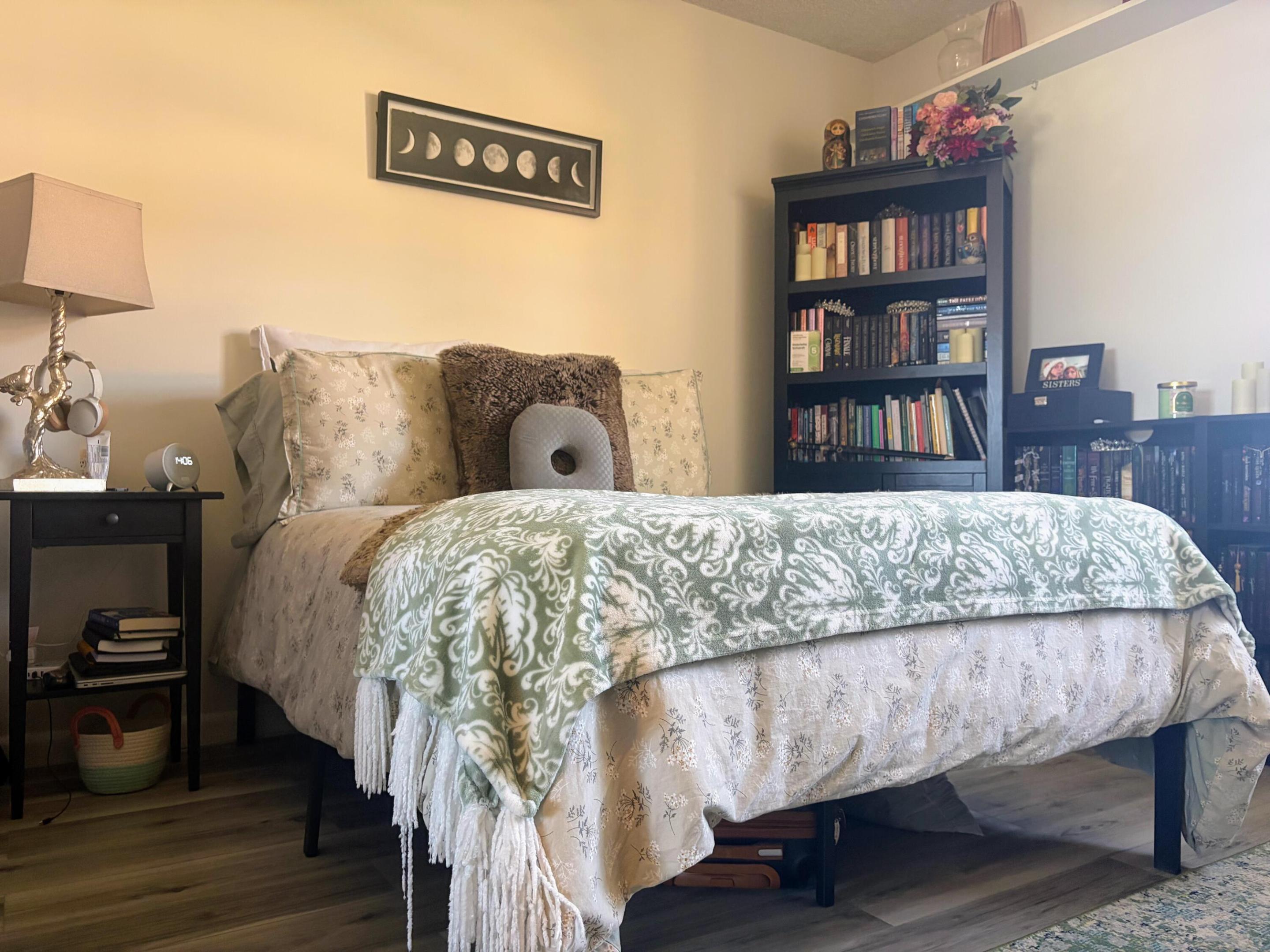 LAKE WINDWOOD CONDO - Residential