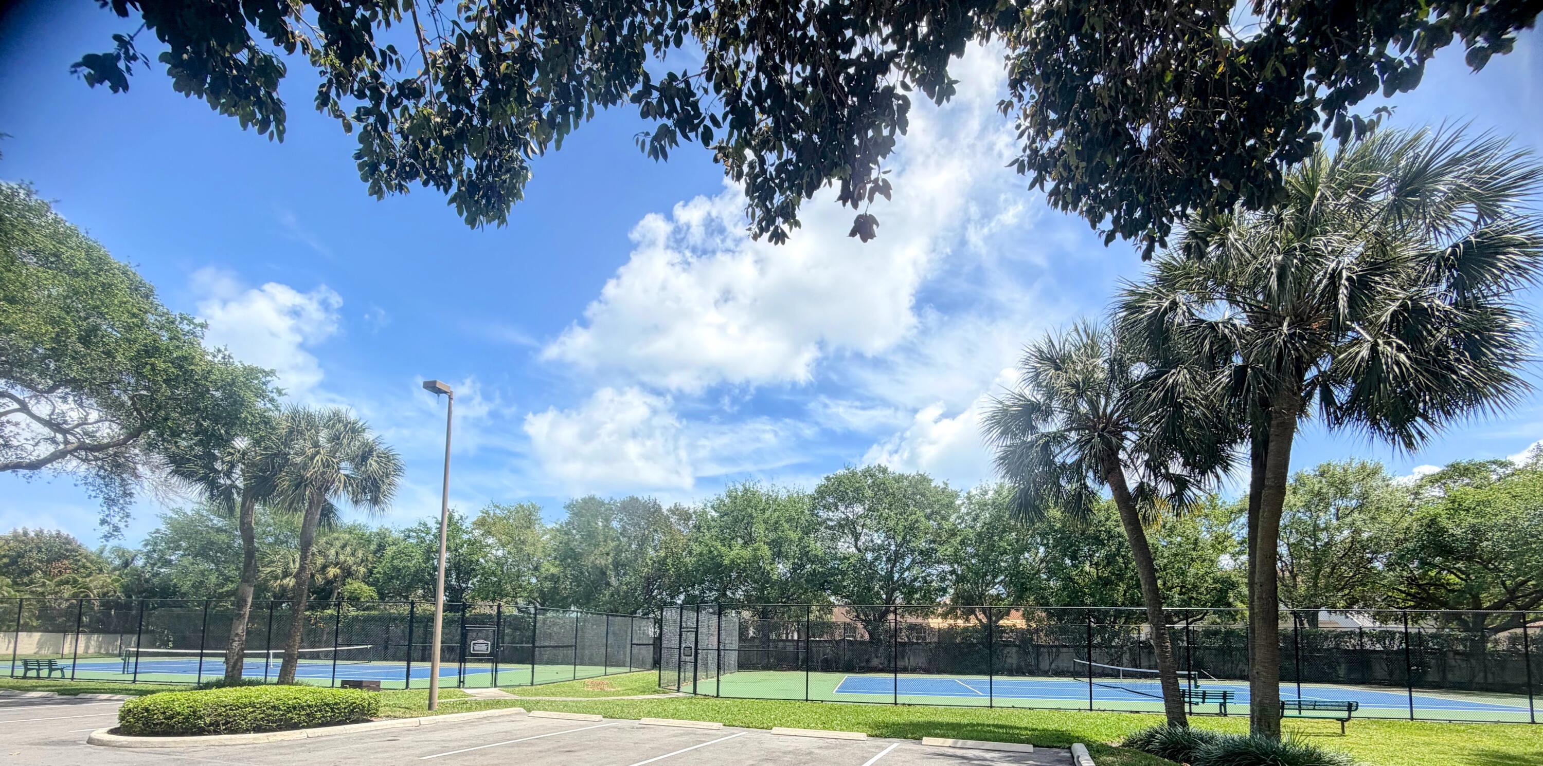 LAKE WINDWOOD CONDO - Residential