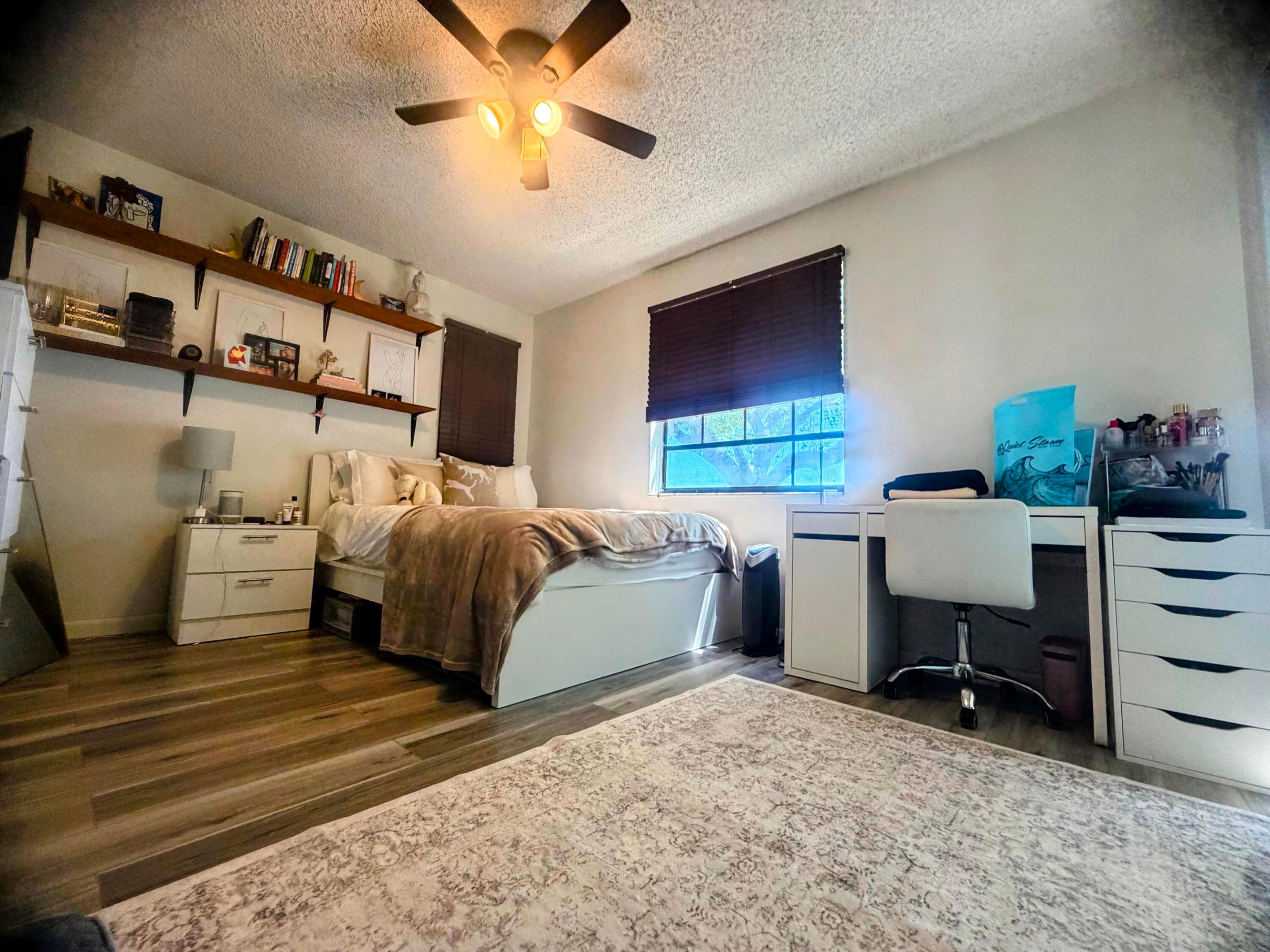 LAKE WINDWOOD CONDO - Residential