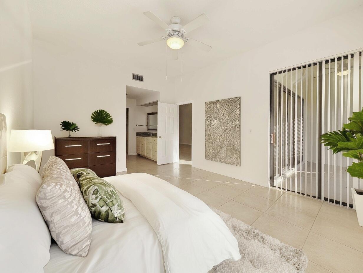 LA PAZ AT BOCA POINTE - Residential Lease