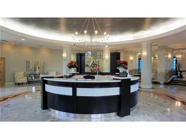 HOLLYWOOD BEACH - Residential