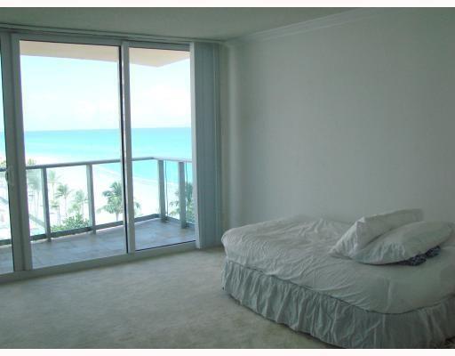 HOLLYWOOD BEACH - Residential