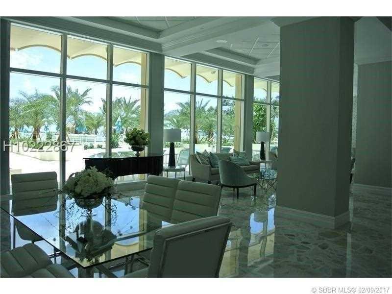 HOLLYWOOD BEACH - Residential