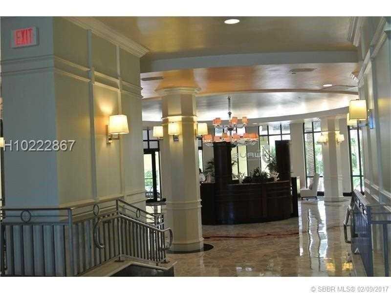 HOLLYWOOD BEACH - Residential