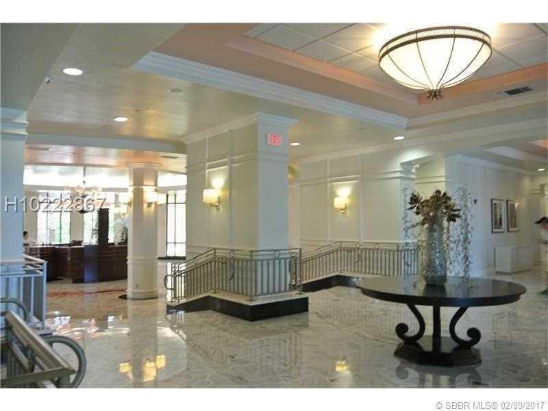 HOLLYWOOD BEACH - Residential