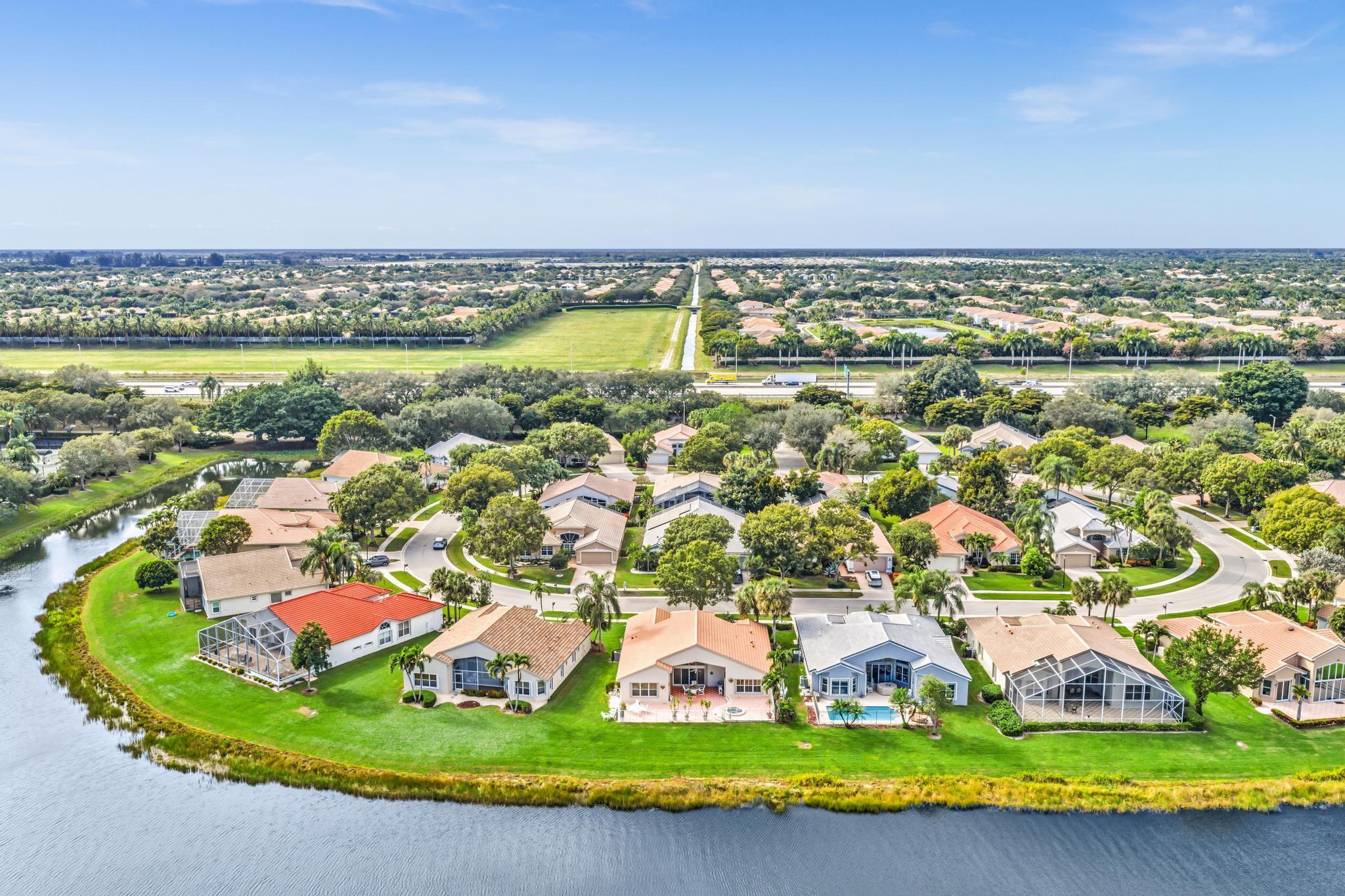 VALENCIA LAKES - Residential