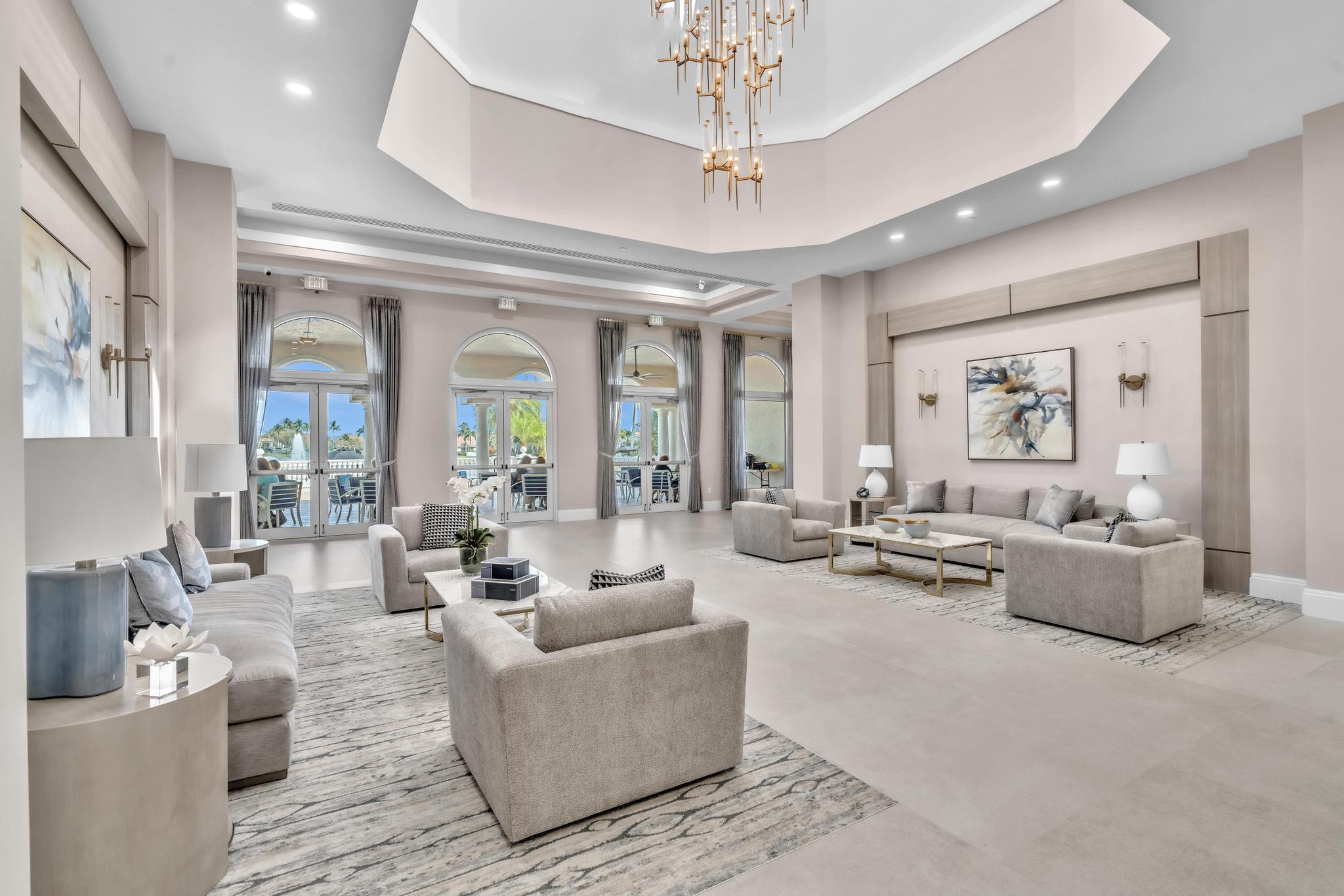 VALENCIA LAKES - Residential