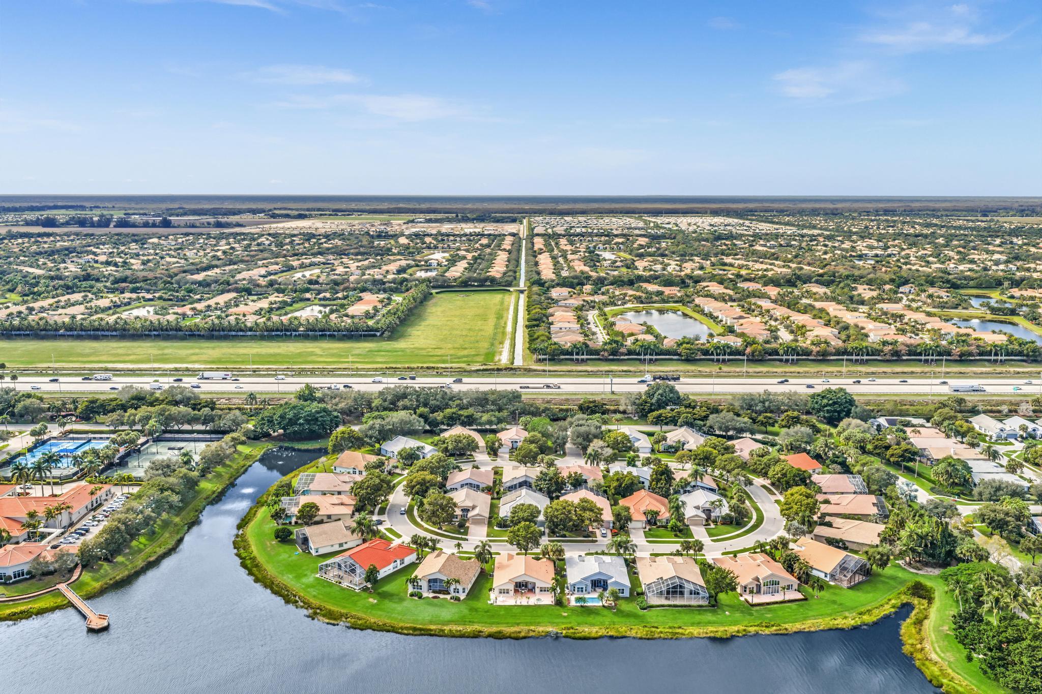VALENCIA LAKES - Residential
