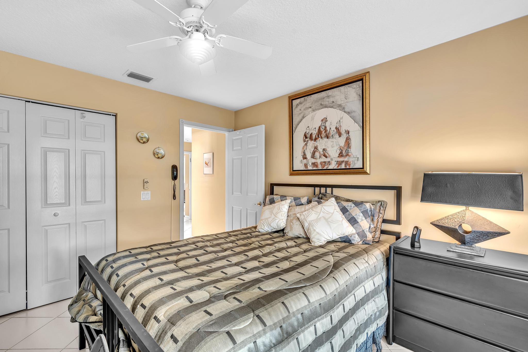 VALENCIA LAKES - Residential