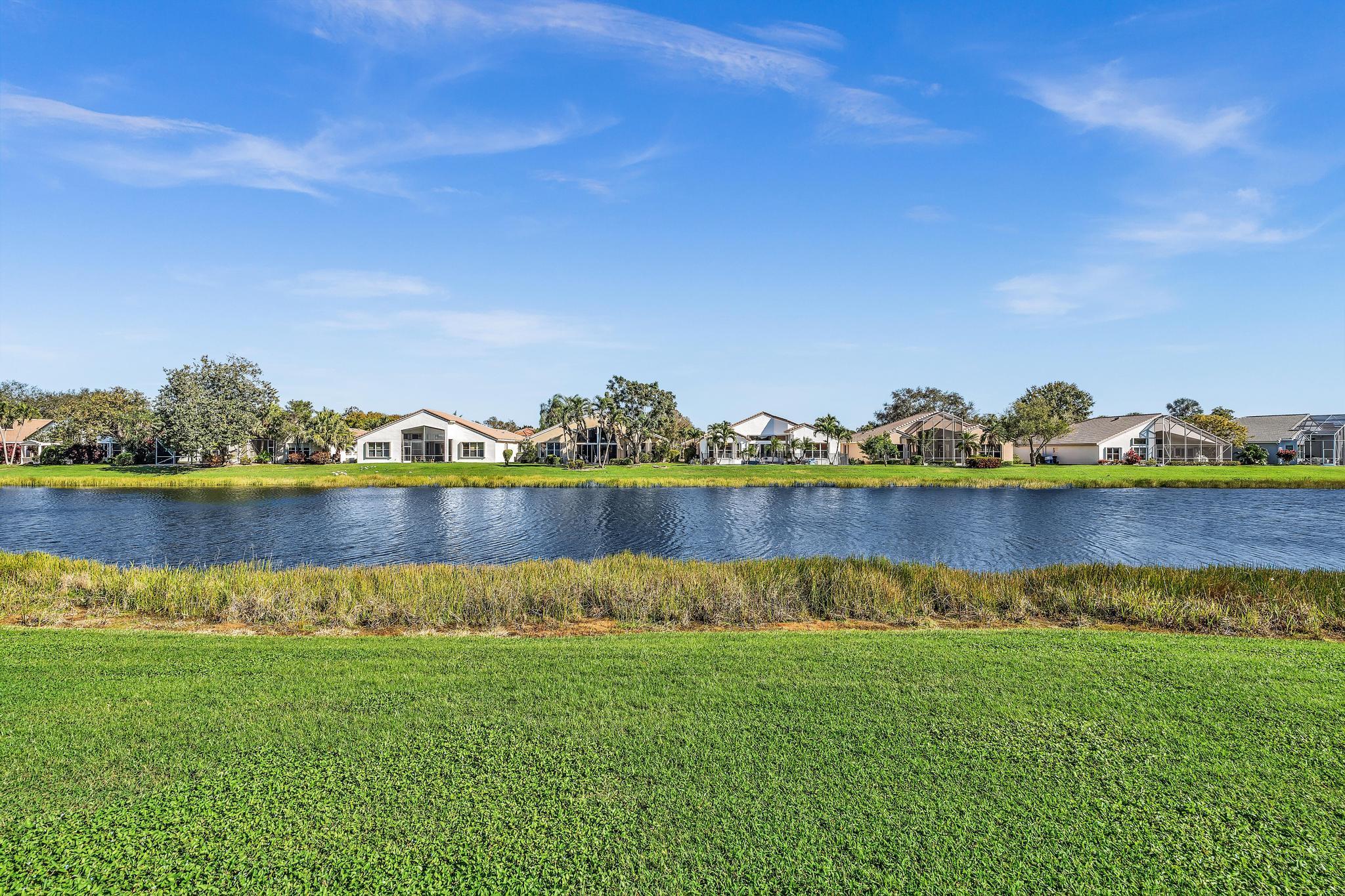 VALENCIA LAKES - Residential