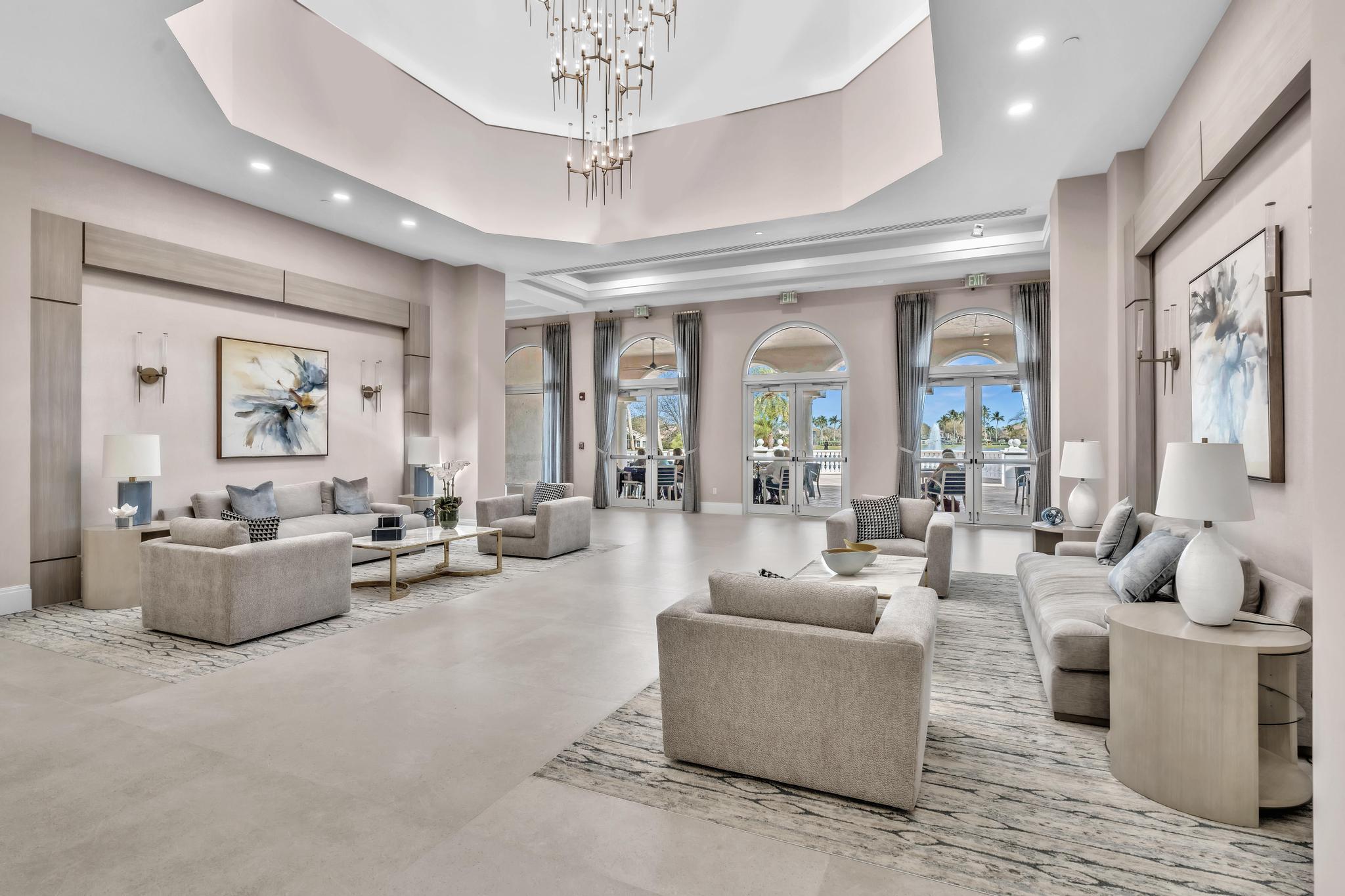 VALENCIA LAKES - Residential