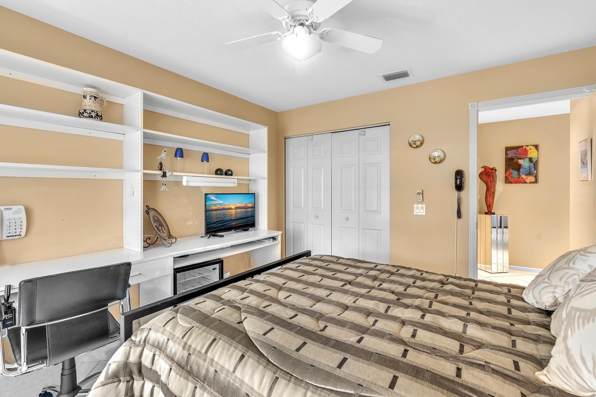 VALENCIA LAKES - Residential