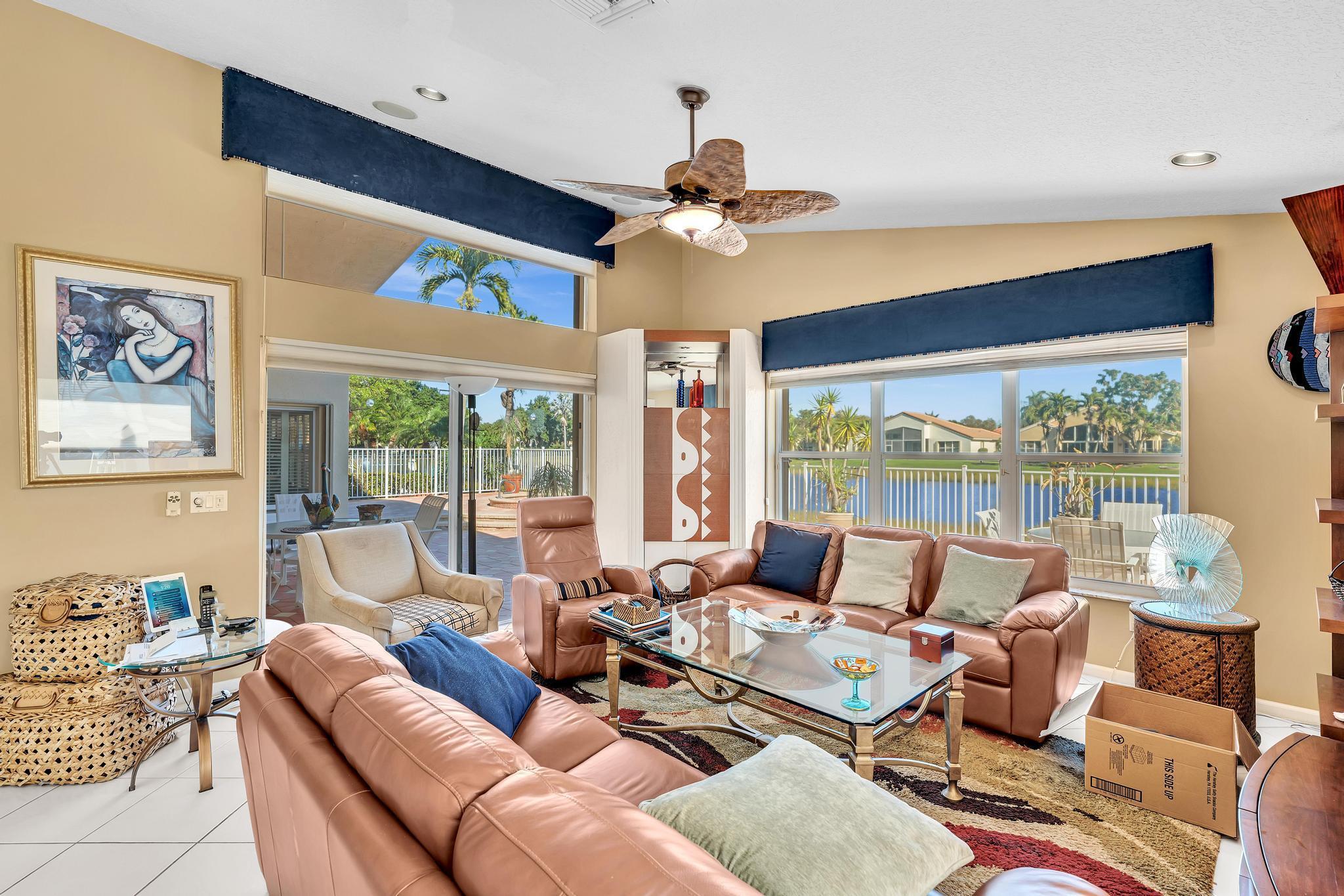 VALENCIA LAKES - Residential