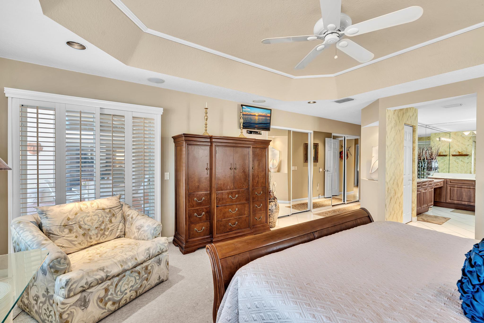 VALENCIA LAKES - Residential