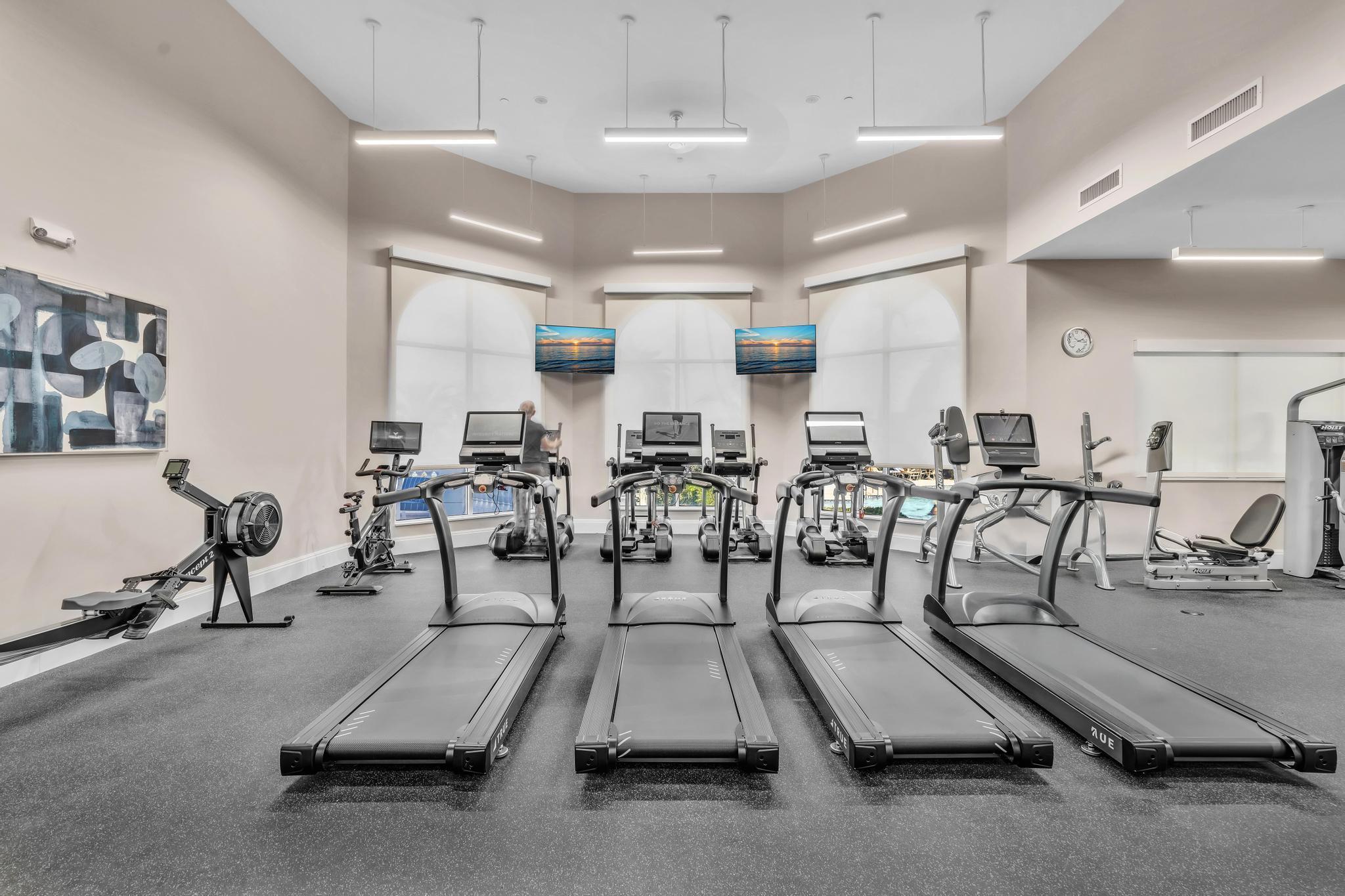 VALENCIA LAKES - Residential