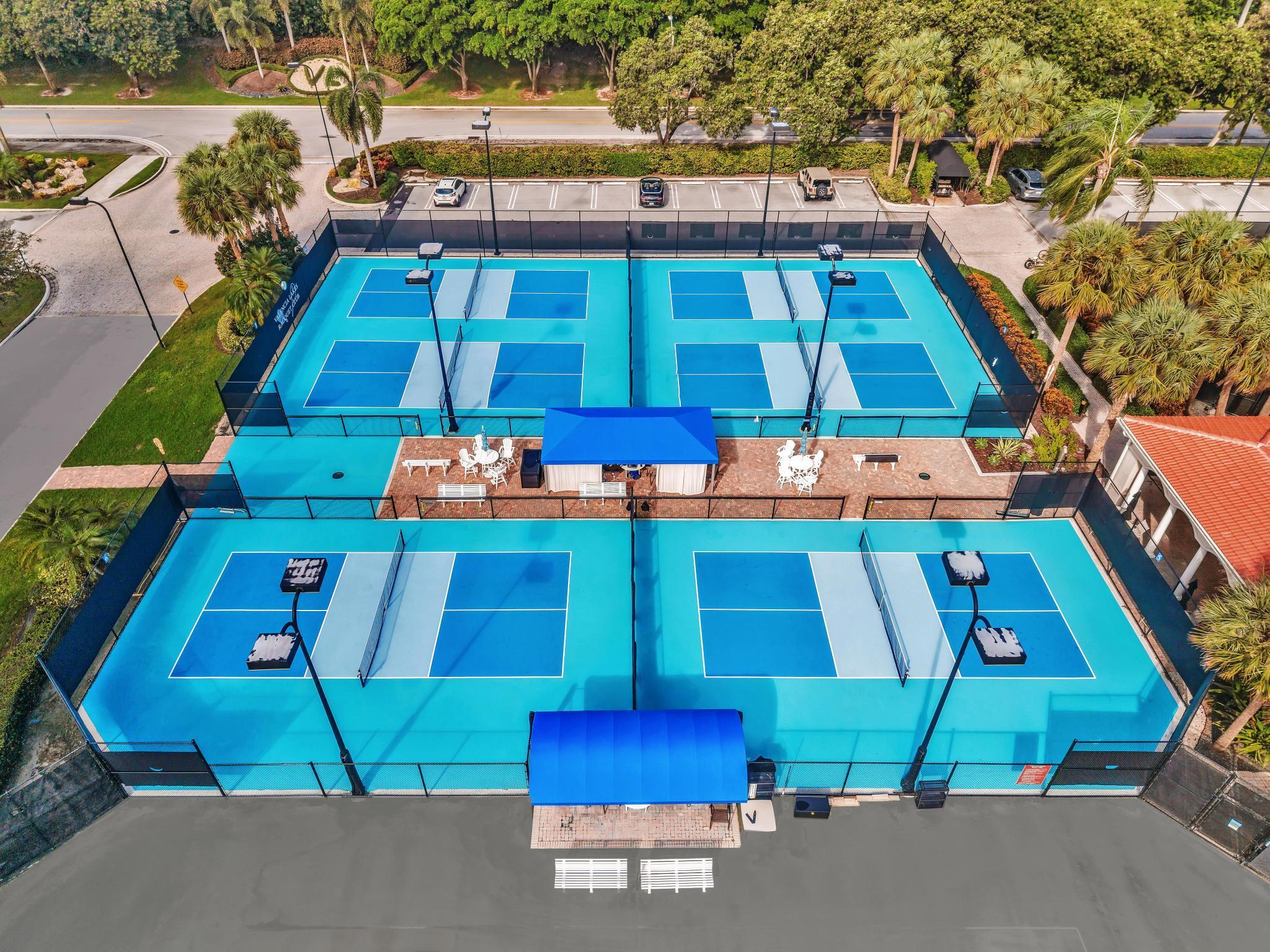 VALENCIA LAKES - Residential