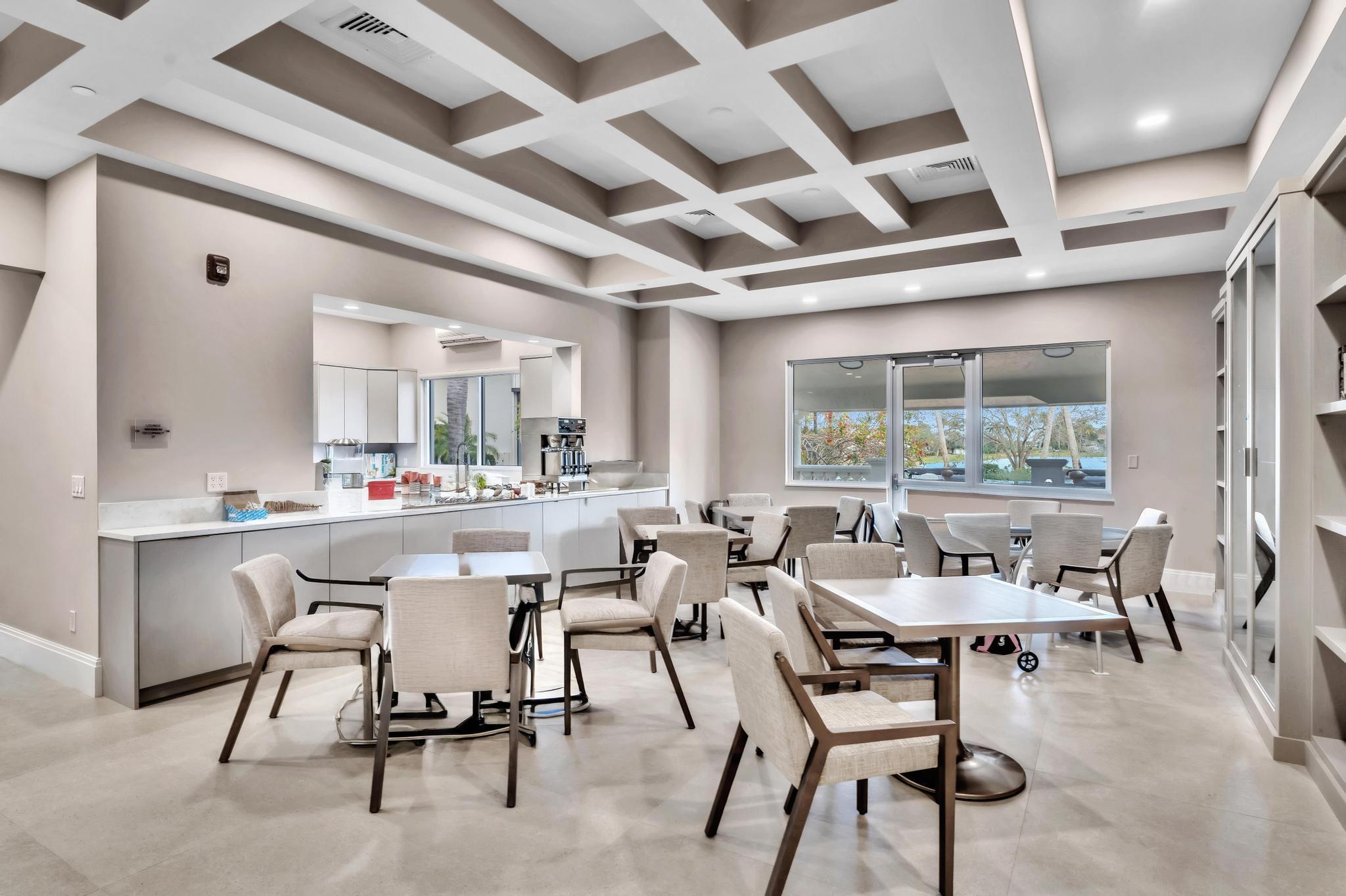 VALENCIA LAKES - Residential