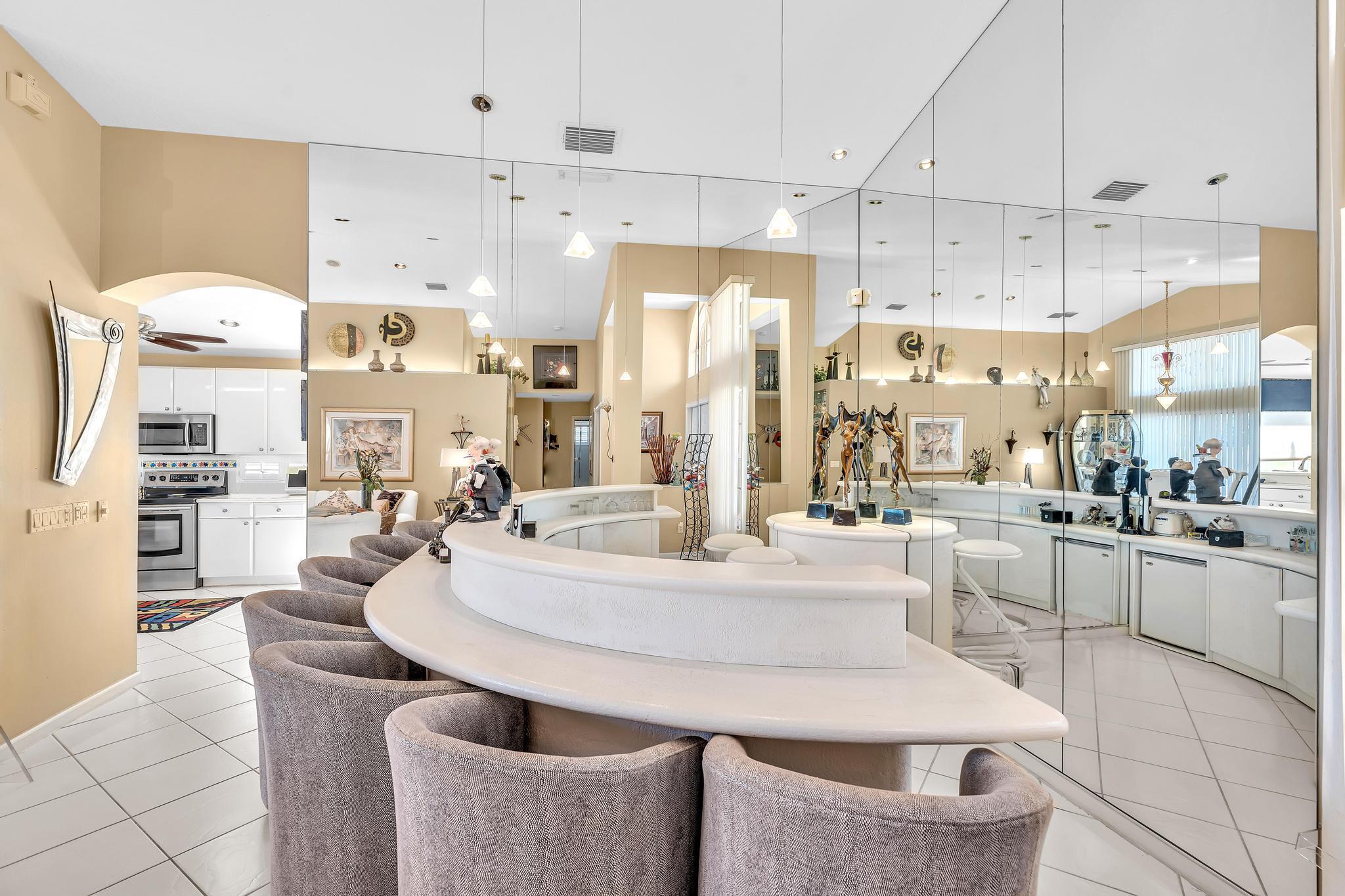 VALENCIA LAKES - Residential