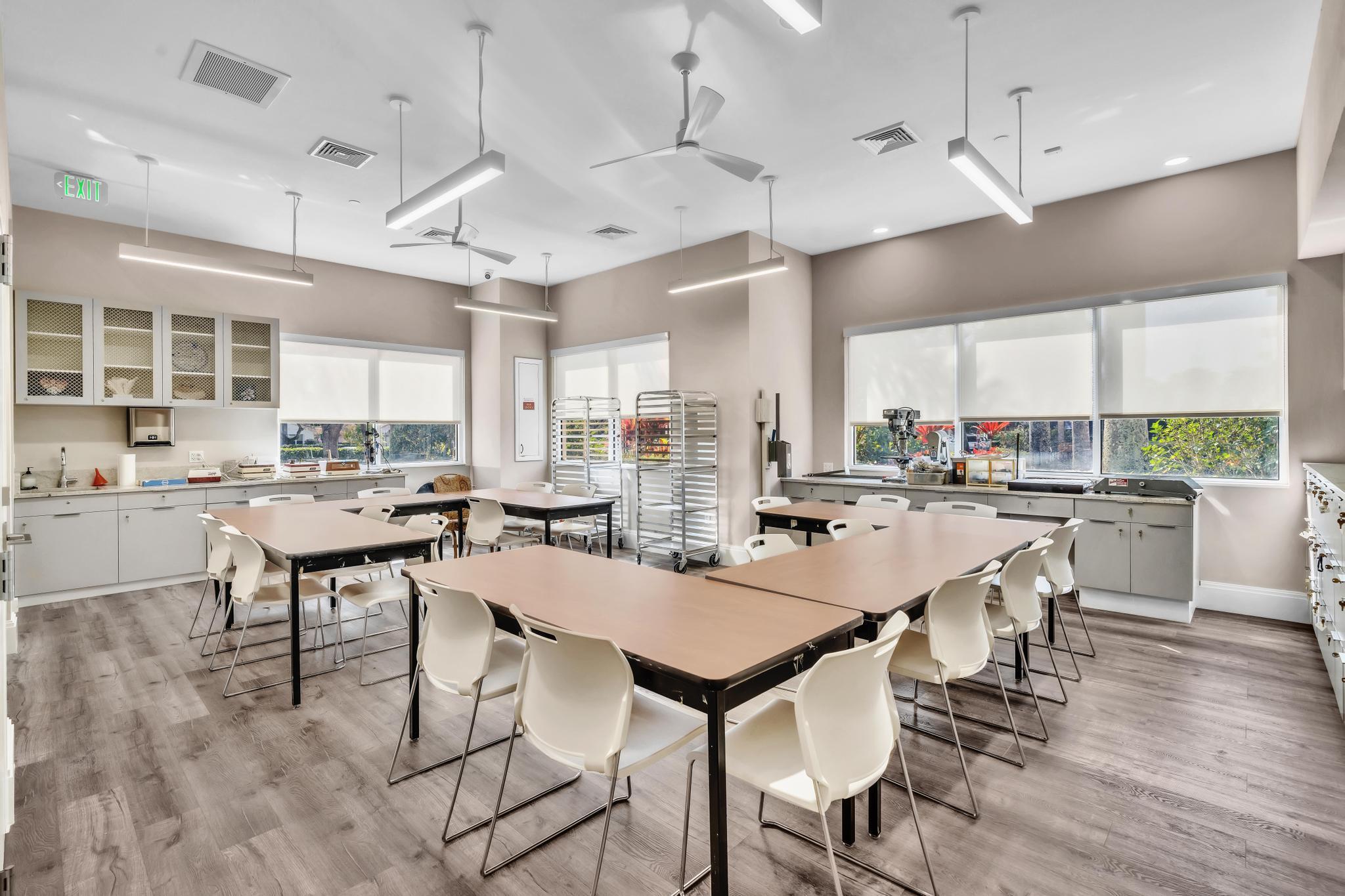 VALENCIA LAKES - Residential