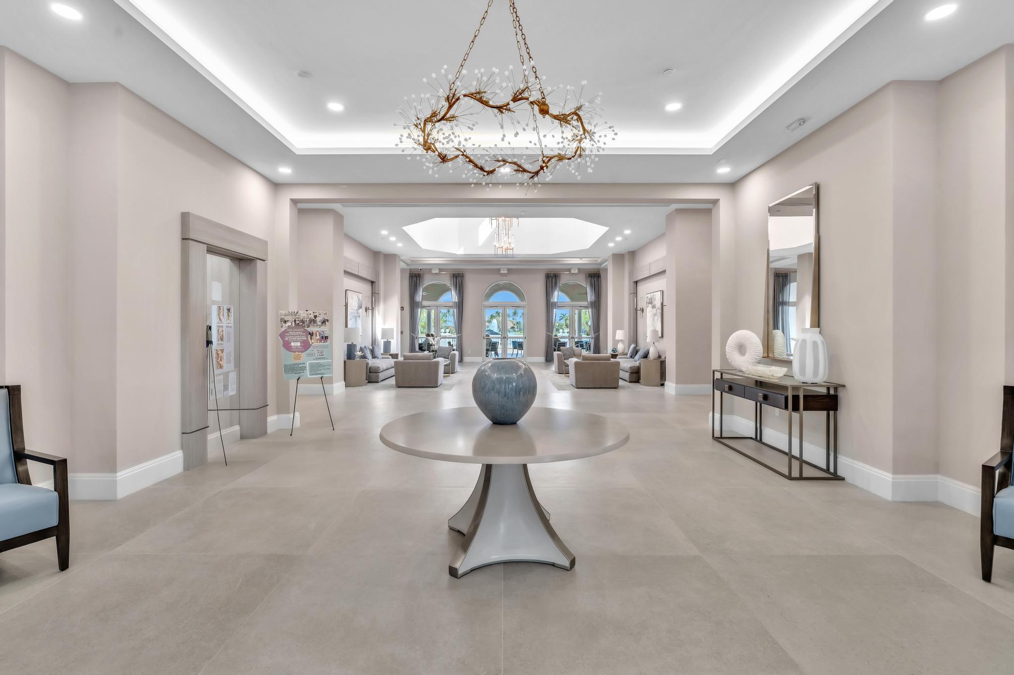 VALENCIA LAKES - Residential