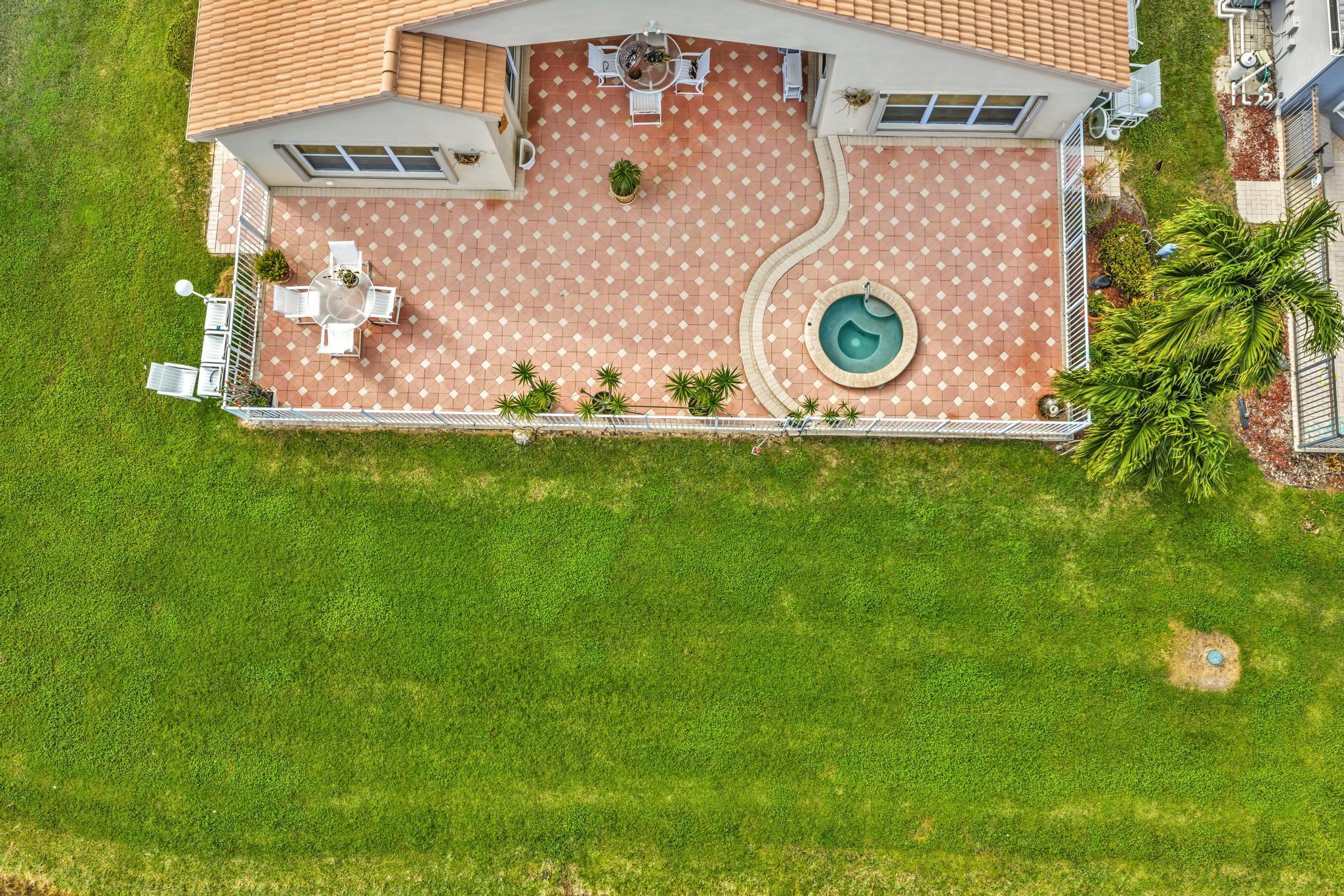 VALENCIA LAKES - Residential