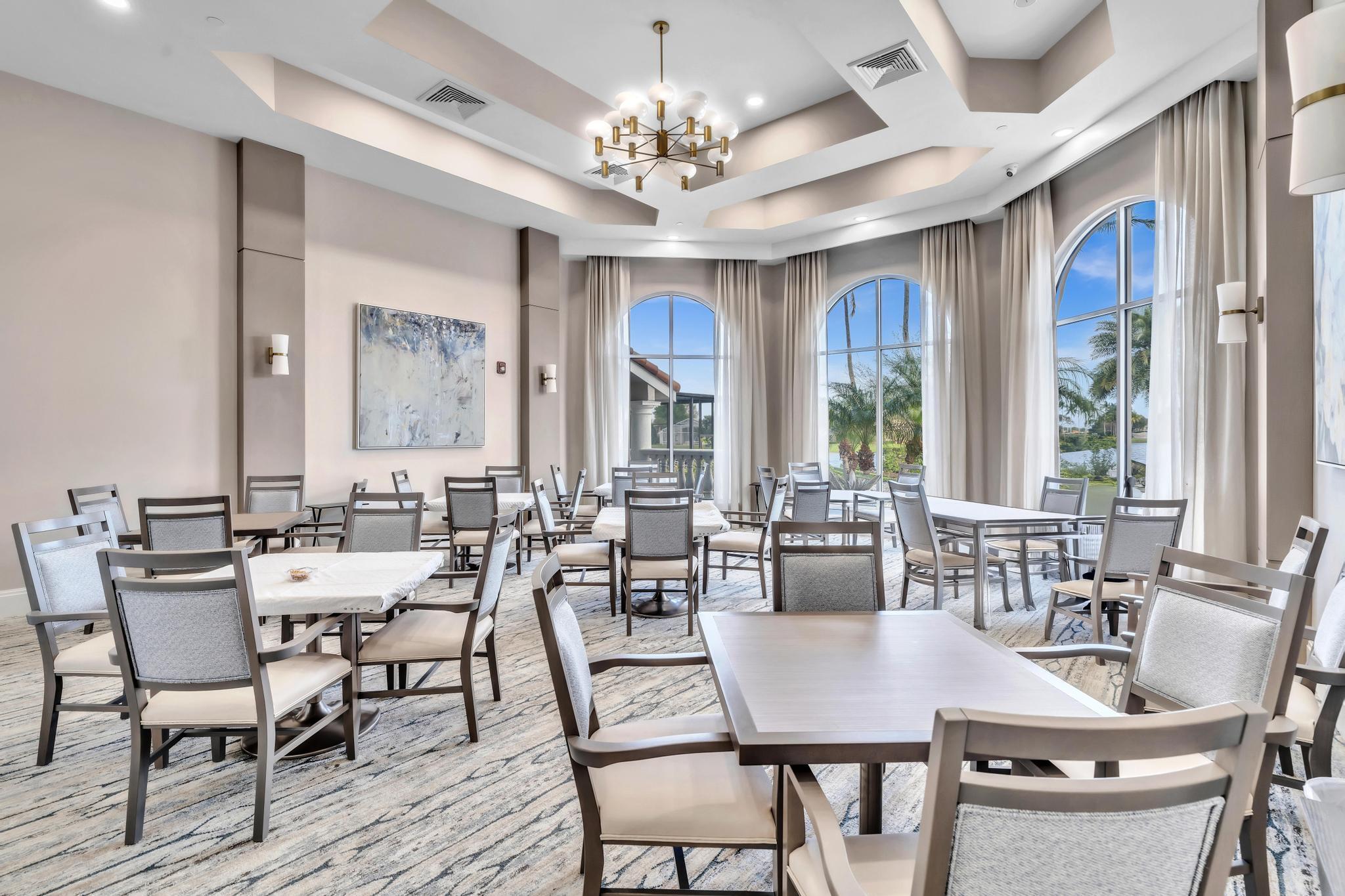 VALENCIA LAKES - Residential