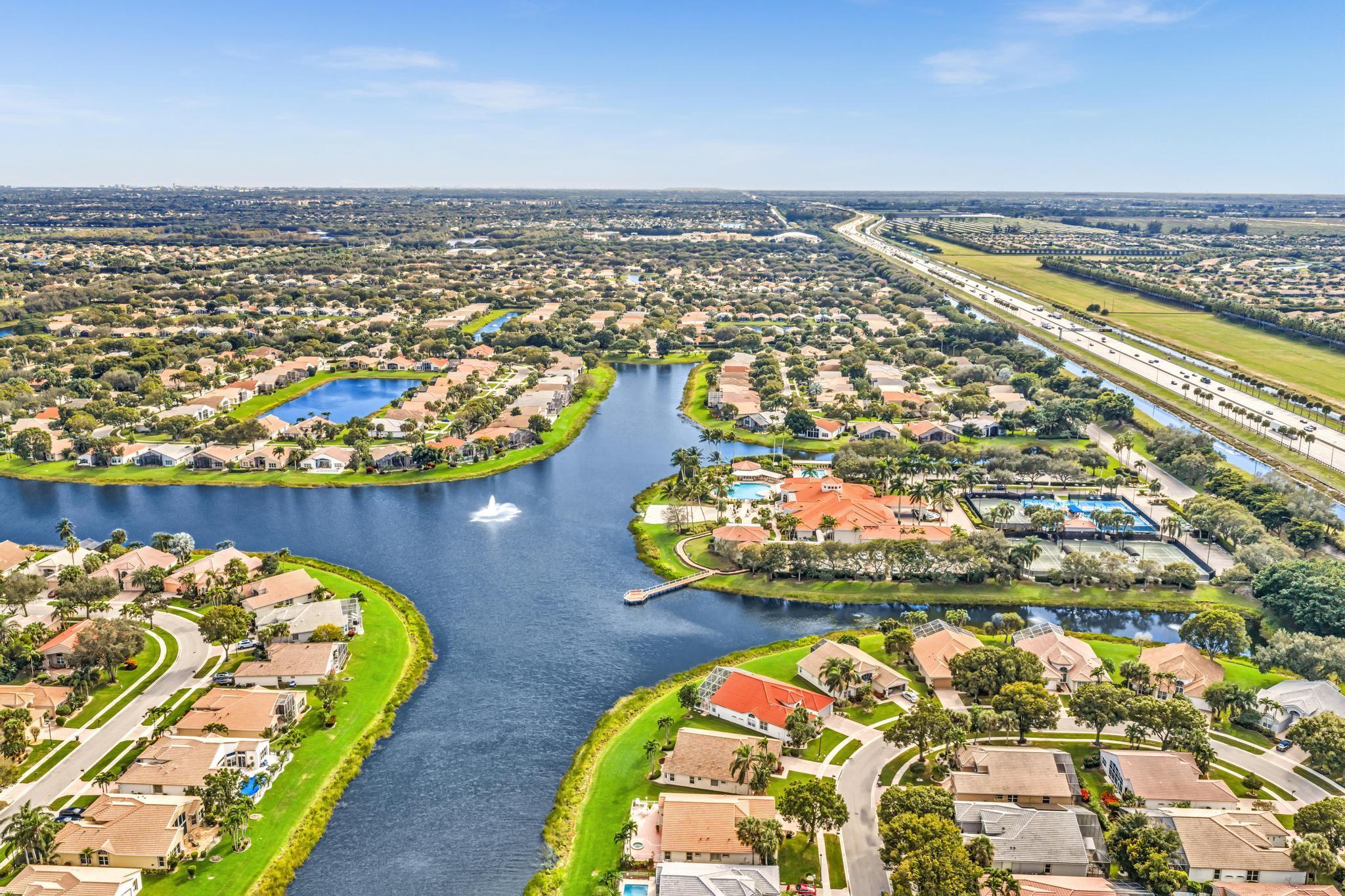 VALENCIA LAKES - Residential