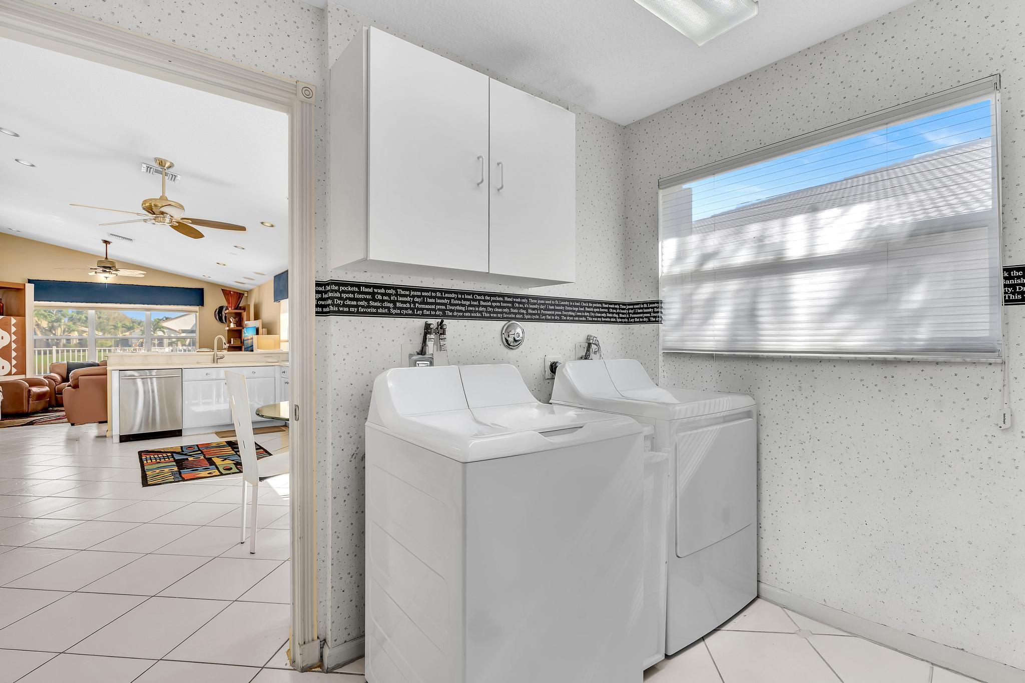 VALENCIA LAKES - Residential