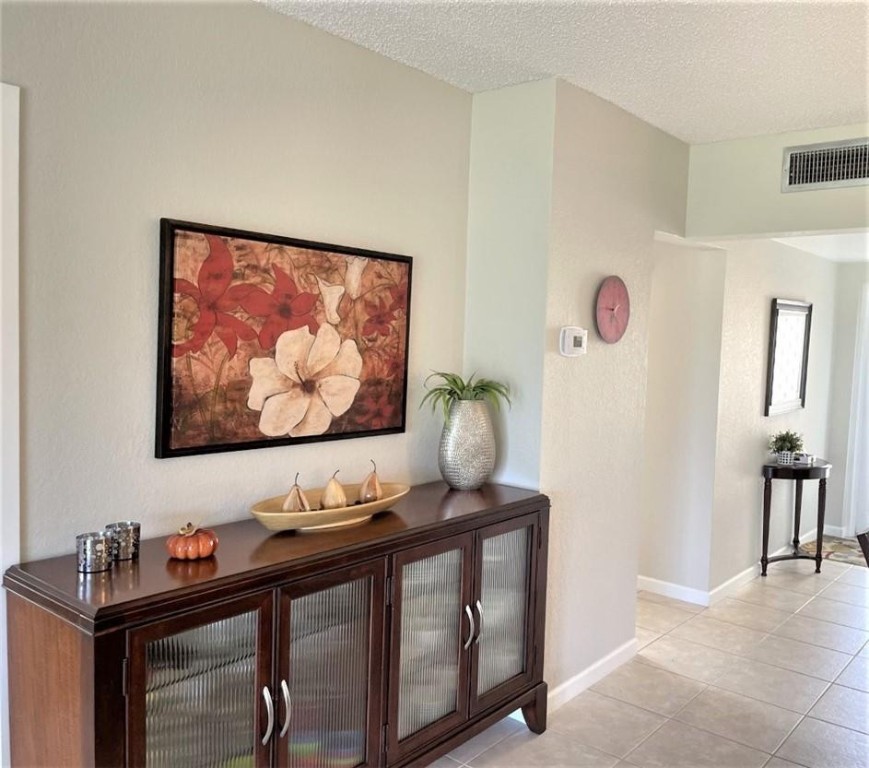 ORIOLE GOLF & TENNIS CLUB - Residential