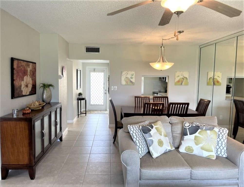 ORIOLE GOLF & TENNIS CLUB - Residential